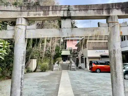 諏訪神社の鳥居