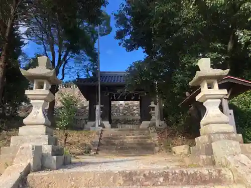 神吉八幡神社の山門