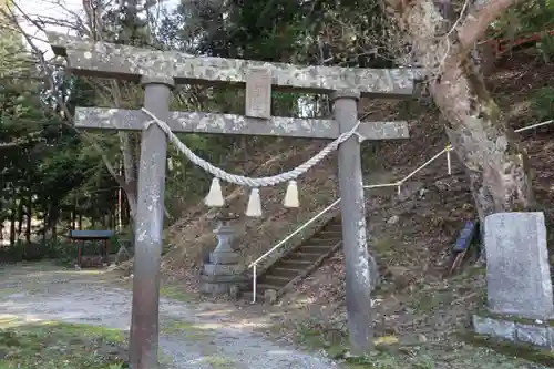 諏訪神社の鳥居