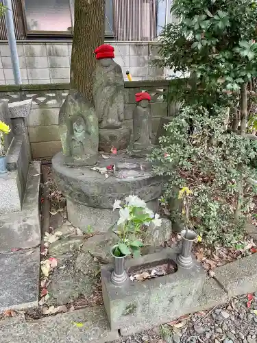 永泉寺の{uncategorized: "未分類", other: "その他", undefined: "問題あり", building: "その他建物", grave: "お墓", sacred_gate: "鳥居", guardian: "狛犬", statue: "像", buddha: "仏像", history: "歴史", nature: "自然", garden: "庭園", animal: "動物", pagoda: "塔", temizu: "手水舎", mountain_gate: "山門・神門", sanctuary: "本殿・本堂", subordinate: "末社・摂社", art: "芸術", scenery: "景色", jizo: "地蔵", ema: "絵馬", goshuin: "御朱印", omikuji: "おみくじ", items: "授与品その他", amulet: "お守り", goshuincho: "御朱印帳", eats: "食事", festival: "お祭り", votive_dance: "神楽", shichigosan: "七五三参", wedding: "結婚式", experience: "体験その他", initially: "初詣", around: "周辺", anti_infection: "感染症対策"}