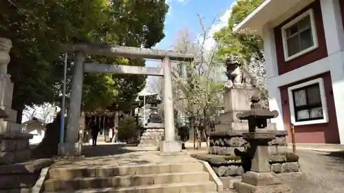 諏訪神社の鳥居