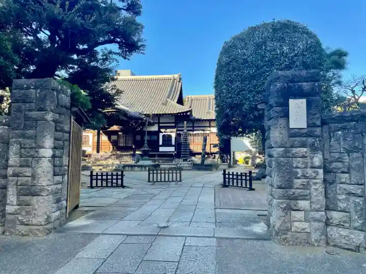 本立寺の{uncategorized: "未分類", other: "その他", undefined: "問題あり", building: "その他建物", grave: "お墓", sacred_gate: "鳥居", guardian: "狛犬", statue: "像", buddha: "仏像", history: "歴史", nature: "自然", garden: "庭園", animal: "動物", pagoda: "塔", temizu: "手水舎", mountain_gate: "山門・神門", sanctuary: "本殿・本堂", subordinate: "末社・摂社", art: "芸術", scenery: "景色", jizo: "地蔵", ema: "絵馬", goshuin: "御朱印", omikuji: "おみくじ", items: "授与品その他", amulet: "お守り", goshuincho: "御朱印帳", eats: "食事", festival: "お祭り", votive_dance: "神楽", shichigosan: "七五三参", wedding: "結婚式", experience: "体験その他", initially: "初詣", around: "周辺", anti_infection: "感染症対策"}