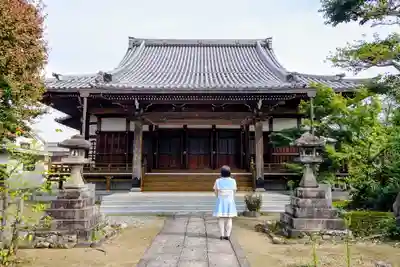 覚順寺の本殿・本堂