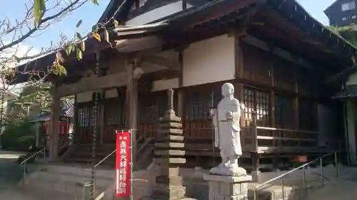 隆善寺の本殿・本堂