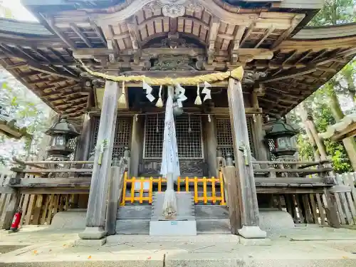 比都佐神社の{uncategorized: "未分類", other: "その他", undefined: "問題あり", building: "その他建物", grave: "お墓", sacred_gate: "鳥居", guardian: "狛犬", statue: "像", buddha: "仏像", history: "歴史", nature: "自然", garden: "庭園", animal: "動物", pagoda: "塔", temizu: "手水舎", mountain_gate: "山門・神門", sanctuary: "本殿・本堂", subordinate: "末社・摂社", art: "芸術", scenery: "景色", jizo: "地蔵", ema: "絵馬", goshuin: "御朱印", omikuji: "おみくじ", items: "授与品その他", amulet: "お守り", goshuincho: "御朱印帳", eats: "食事", festival: "お祭り", votive_dance: "神楽", shichigosan: "七五三参", wedding: "結婚式", experience: "体験その他", initially: "初詣", around: "周辺", anti_infection: "感染症対策"}