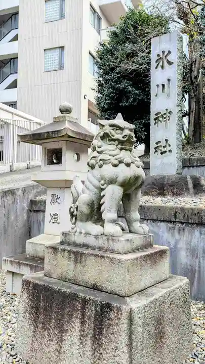 白金氷川神社の狛犬