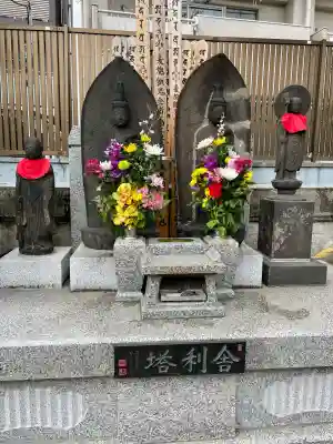 東覺寺の{uncategorized: "未分類", other: "その他", undefined: "問題あり", building: "その他建物", grave: "お墓", sacred_gate: "鳥居", guardian: "狛犬", statue: "像", buddha: "仏像", history: "歴史", nature: "自然", garden: "庭園", animal: "動物", pagoda: "塔", temizu: "手水舎", mountain_gate: "山門・神門", sanctuary: "本殿・本堂", subordinate: "末社・摂社", art: "芸術", scenery: "景色", jizo: "地蔵", ema: "絵馬", goshuin: "御朱印", omikuji: "おみくじ", items: "授与品その他", amulet: "お守り", goshuincho: "御朱印帳", eats: "食事", festival: "お祭り", votive_dance: "神楽", shichigosan: "七五三参", wedding: "結婚式", experience: "体験その他", initially: "初詣", around: "周辺", anti_infection: "感染症対策"}