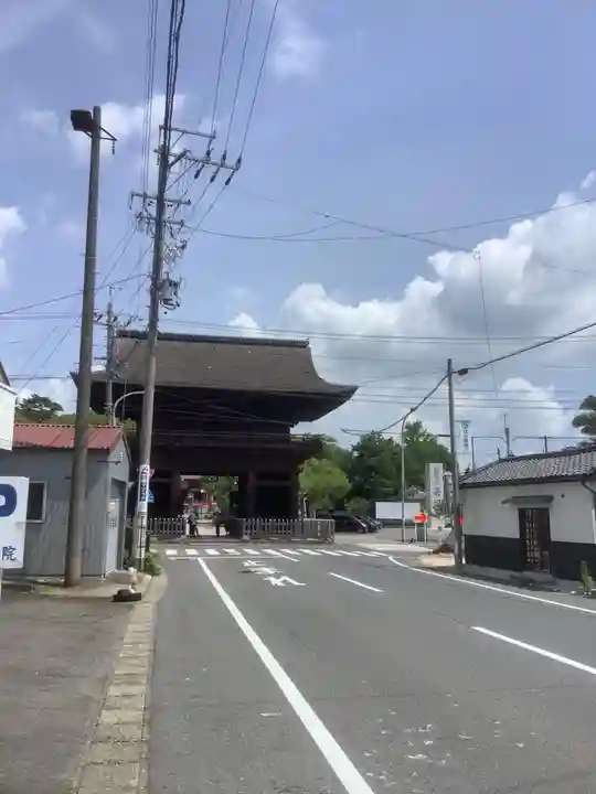 甚目寺の山門・神門