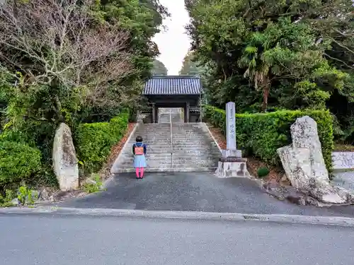 妙立寺の山門