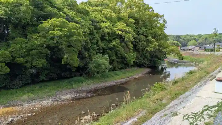 大神比義命の祠の周辺