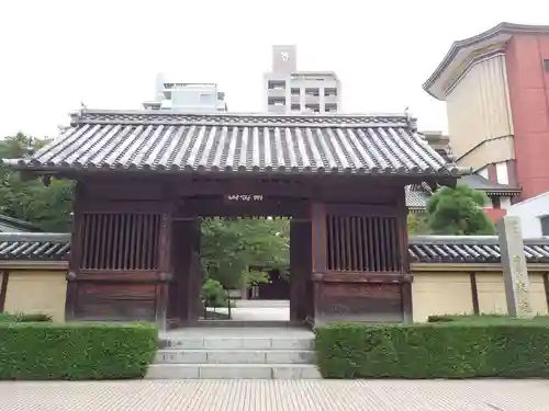 東長寺の山門