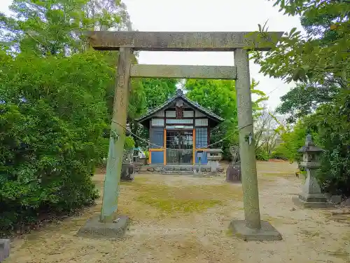 神明社（下屋）の鳥居