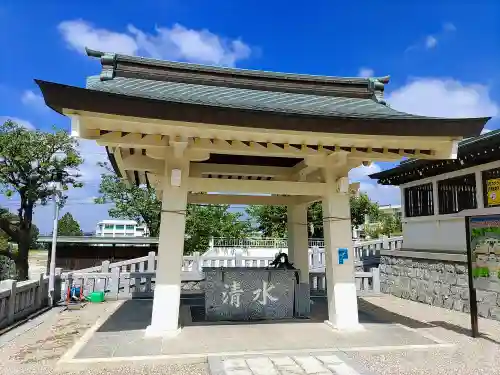 三好八幡社の手水舎