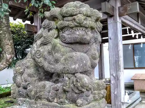 三嶋神社の狛犬