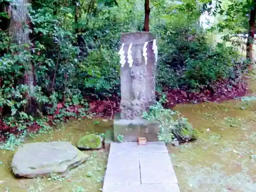 成田熊野神社の仏像