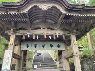 大神山神社奥宮の山門・神門