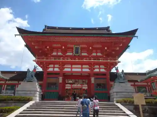 伏見稲荷大社の山門・神門