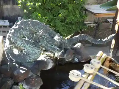 満足稲荷神社の手水舎