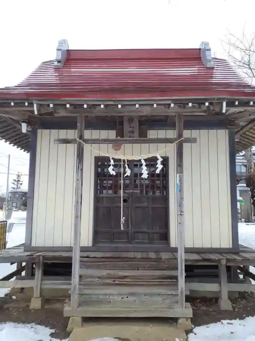 新山神社の本殿