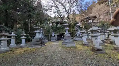 飯室谷不動堂 長寿院(滋賀県)