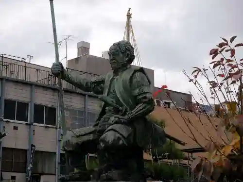 柴田神社の像