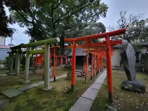 三囲神社の鳥居