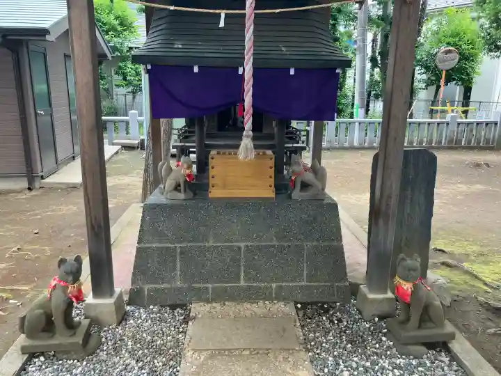 烏山神社の{uncategorized: "未分類", other: "その他", undefined: "問題あり", building: "その他建物", grave: "お墓", sacred_gate: "鳥居", guardian: "狛犬", statue: "像", buddha: "仏像", history: "歴史", nature: "自然", garden: "庭園", animal: "動物", pagoda: "塔", temizu: "手水舎", mountain_gate: "山門・神門", sanctuary: "本殿・本堂", subordinate: "末社・摂社", art: "芸術", scenery: "景色", jizo: "地蔵", ema: "絵馬", goshuin: "御朱印", omikuji: "おみくじ", items: "授与品その他", amulet: "お守り", goshuincho: "御朱印帳", eats: "食事", festival: "お祭り", votive_dance: "神楽", shichigosan: "七五三参", wedding: "結婚式", experience: "体験その他", initially: "初詣", around: "周辺", anti_infection: "感染症対策"}