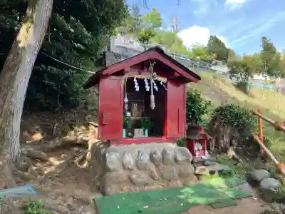 師岡神社の{uncategorized: "未分類", other: "その他", undefined: "問題あり", building: "その他建物", grave: "お墓", sacred_gate: "鳥居", guardian: "狛犬", statue: "像", buddha: "仏像", history: "歴史", nature: "自然", garden: "庭園", animal: "動物", pagoda: "塔", temizu: "手水舎", mountain_gate: "山門・神門", sanctuary: "本殿・本堂", subordinate: "末社・摂社", art: "芸術", scenery: "景色", jizo: "地蔵", ema: "絵馬", goshuin: "御朱印", omikuji: "おみくじ", items: "授与品その他", amulet: "お守り", goshuincho: "御朱印帳", eats: "食事", festival: "お祭り", votive_dance: "神楽", shichigosan: "七五三参", wedding: "結婚式", experience: "体験その他", initially: "初詣", around: "周辺", anti_infection: "感染症対策"}