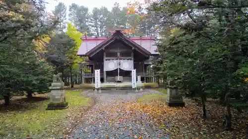 川西神社の本殿