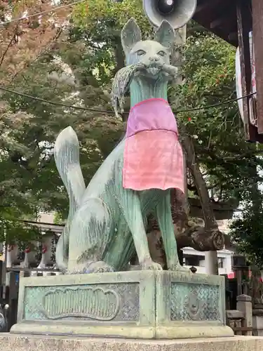 満足稲荷神社の狛犬