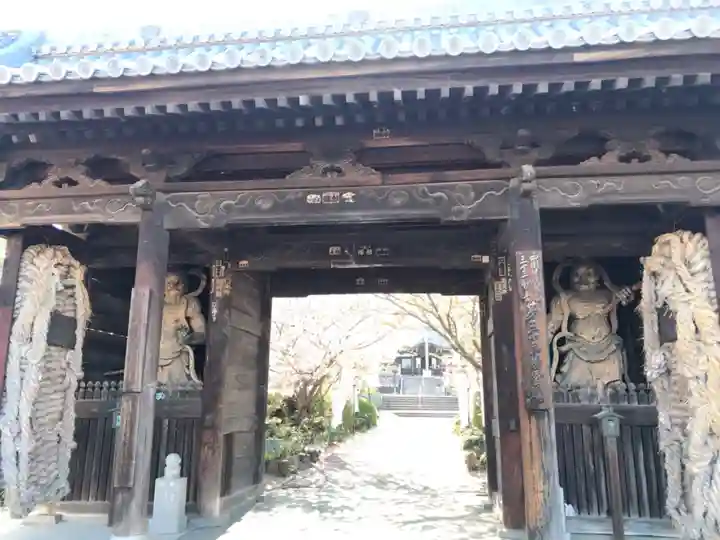 香西寺の山門・神門