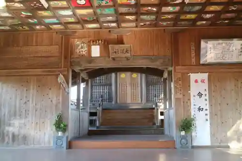 大津神社の本殿