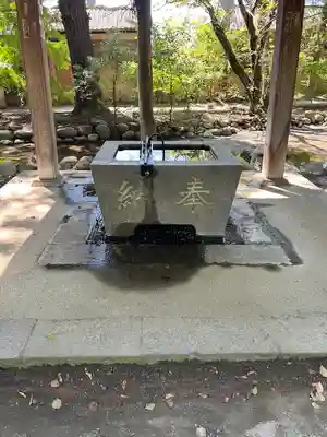 大井俣窪八幡神社の手水舎