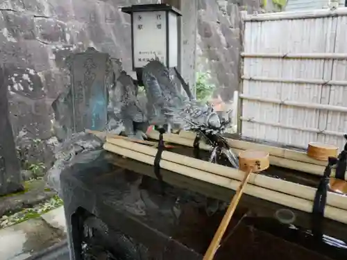 成田山新勝寺の手水舎