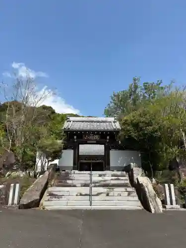 善住禅寺の{uncategorized: "未分類", other: "その他", undefined: "問題あり", building: "その他建物", grave: "お墓", sacred_gate: "鳥居", guardian: "狛犬", statue: "像", buddha: "仏像", history: "歴史", nature: "自然", garden: "庭園", animal: "動物", pagoda: "塔", temizu: "手水舎", mountain_gate: "山門・神門", sanctuary: "本殿・本堂", subordinate: "末社・摂社", art: "芸術", scenery: "景色", jizo: "地蔵", ema: "絵馬", goshuin: "御朱印", omikuji: "おみくじ", items: "授与品その他", amulet: "お守り", goshuincho: "御朱印帳", eats: "食事", festival: "お祭り", votive_dance: "神楽", shichigosan: "七五三参", wedding: "結婚式", experience: "体験その他", initially: "初詣", around: "周辺", anti_infection: "感染症対策"}