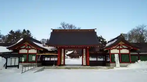 北海道護國神社の山門・神門
