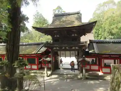 石上神宮の山門・神門