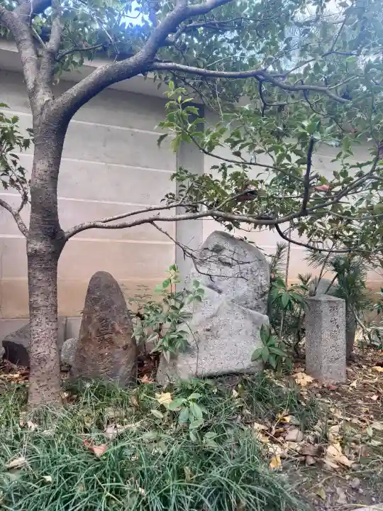 白峯神宮の{uncategorized: "未分類", other: "その他", undefined: "問題あり", building: "その他建物", grave: "お墓", sacred_gate: "鳥居", guardian: "狛犬", statue: "像", buddha: "仏像", history: "歴史", nature: "自然", garden: "庭園", animal: "動物", pagoda: "塔", temizu: "手水舎", mountain_gate: "山門・神門", sanctuary: "本殿・本堂", subordinate: "末社・摂社", art: "芸術", scenery: "景色", jizo: "地蔵", ema: "絵馬", goshuin: "御朱印", omikuji: "おみくじ", items: "授与品その他", amulet: "お守り", goshuincho: "御朱印帳", eats: "食事", festival: "お祭り", votive_dance: "神楽", shichigosan: "七五三参", wedding: "結婚式", experience: "体験その他", initially: "初詣", around: "周辺", anti_infection: "感染症対策"}