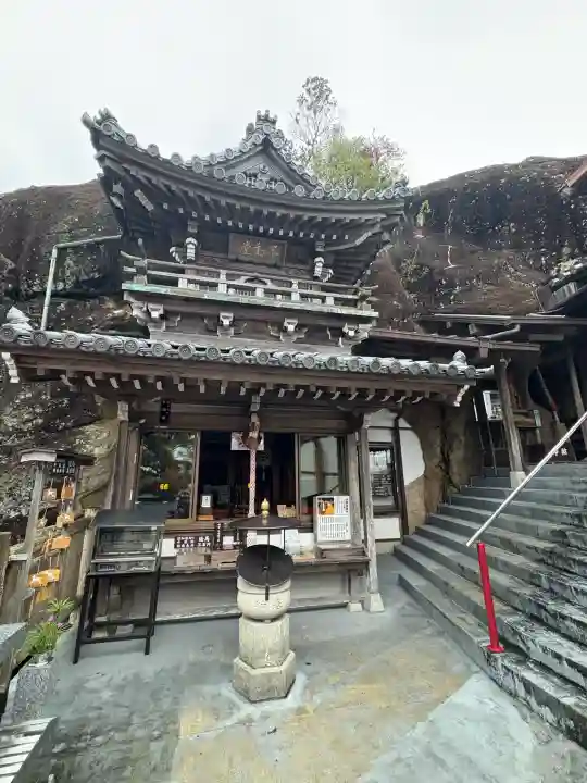救馬溪観音の{uncategorized: "未分類", other: "その他", undefined: "問題あり", building: "その他建物", grave: "お墓", sacred_gate: "鳥居", guardian: "狛犬", statue: "像", buddha: "仏像", history: "歴史", nature: "自然", garden: "庭園", animal: "動物", pagoda: "塔", temizu: "手水舎", mountain_gate: "山門・神門", sanctuary: "本殿・本堂", subordinate: "末社・摂社", art: "芸術", scenery: "景色", jizo: "地蔵", ema: "絵馬", goshuin: "御朱印", omikuji: "おみくじ", items: "授与品その他", amulet: "お守り", goshuincho: "御朱印帳", eats: "食事", festival: "お祭り", votive_dance: "神楽", shichigosan: "七五三参", wedding: "結婚式", experience: "体験その他", initially: "初詣", around: "周辺", anti_infection: "感染症対策"}