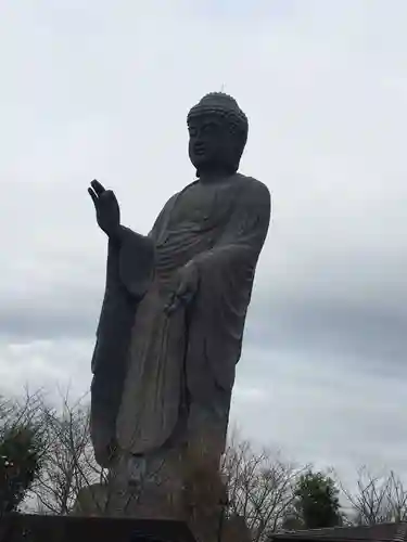 東本願寺本廟 牛久浄苑（牛久大仏）の仏像