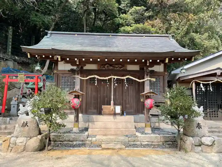 若宮八幡宮神社の本殿・本堂