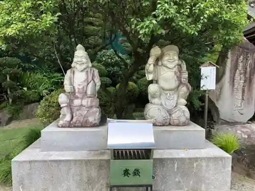 武州柿生琴平神社の像