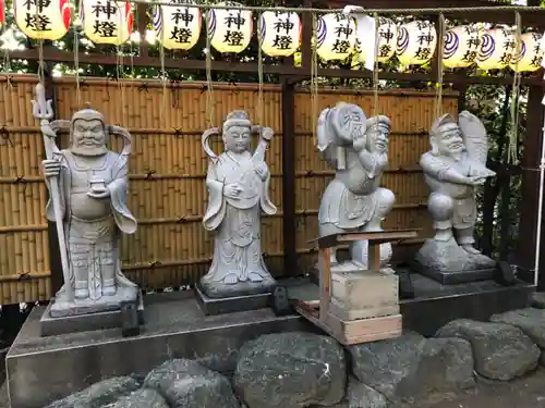 中野沼袋氷川神社の像