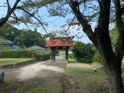 妙行寺の山門