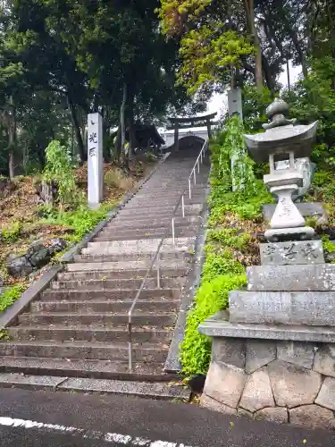 三島神社の{uncategorized: "未分類", other: "その他", undefined: "問題あり", building: "その他建物", grave: "お墓", sacred_gate: "鳥居", guardian: "狛犬", statue: "像", buddha: "仏像", history: "歴史", nature: "自然", garden: "庭園", animal: "動物", pagoda: "塔", temizu: "手水舎", mountain_gate: "山門・神門", sanctuary: "本殿・本堂", subordinate: "末社・摂社", art: "芸術", scenery: "景色", jizo: "地蔵", ema: "絵馬", goshuin: "御朱印", omikuji: "おみくじ", items: "授与品その他", amulet: "お守り", goshuincho: "御朱印帳", eats: "食事", festival: "お祭り", votive_dance: "神楽", shichigosan: "七五三参", wedding: "結婚式", experience: "体験その他", initially: "初詣", around: "周辺", anti_infection: "感染症対策"}