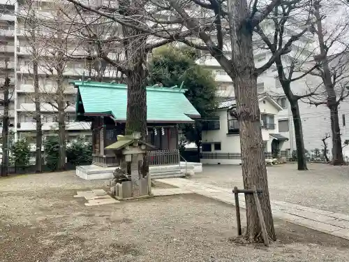 西早稲田天祖神社の{uncategorized: "未分類", other: "その他", undefined: "問題あり", building: "その他建物", grave: "お墓", sacred_gate: "鳥居", guardian: "狛犬", statue: "像", buddha: "仏像", history: "歴史", nature: "自然", garden: "庭園", animal: "動物", pagoda: "塔", temizu: "手水舎", mountain_gate: "山門・神門", sanctuary: "本殿・本堂", subordinate: "末社・摂社", art: "芸術", scenery: "景色", jizo: "地蔵", ema: "絵馬", goshuin: "御朱印", omikuji: "おみくじ", items: "授与品その他", amulet: "お守り", goshuincho: "御朱印帳", eats: "食事", festival: "お祭り", votive_dance: "神楽", shichigosan: "七五三参", wedding: "結婚式", experience: "体験その他", initially: "初詣", around: "周辺", anti_infection: "感染症対策"}