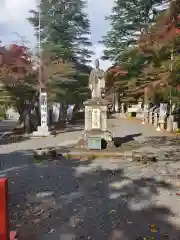 南湖神社の像