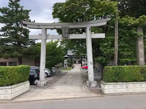 諏訪神社の鳥居