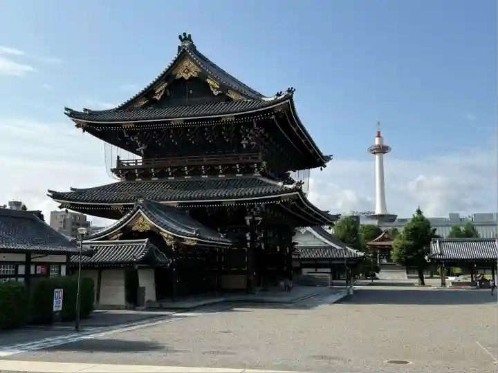 東本願寺(真宗本廟)の山門・神門