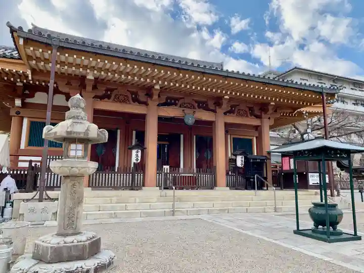 壬生寺の本殿・本堂